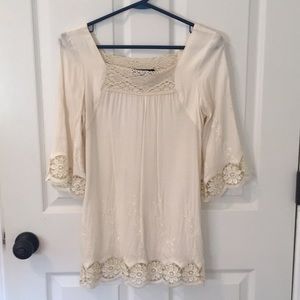 Beautiful lace 3/4 sleeve blouse